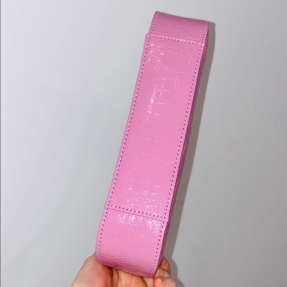 Pink Alligator Bag 💜💕 - Picture 4 of 5